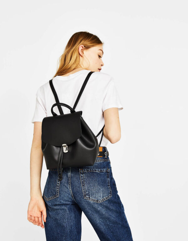 Backpack with metal fastener - Image 10